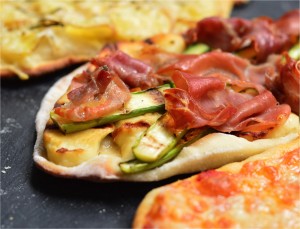 "halloumi cheese pizza recipe"